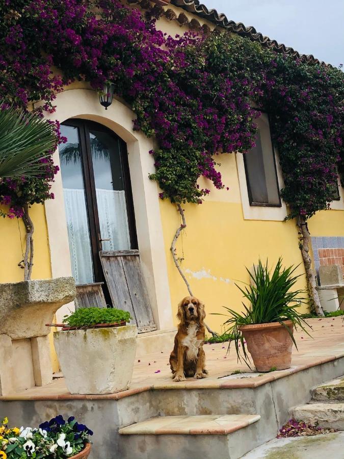 Casale Rocca Fiorita Panzió Acate Kültér fotó