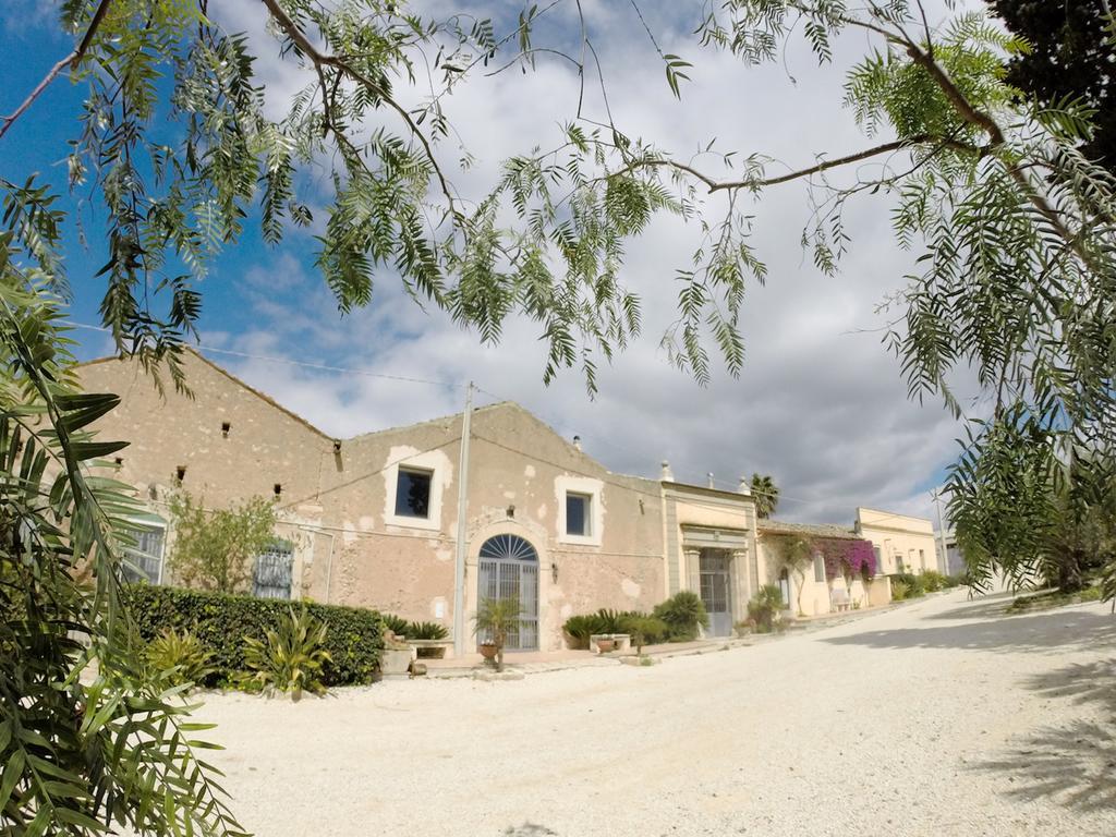 Casale Rocca Fiorita Panzió Acate Kültér fotó